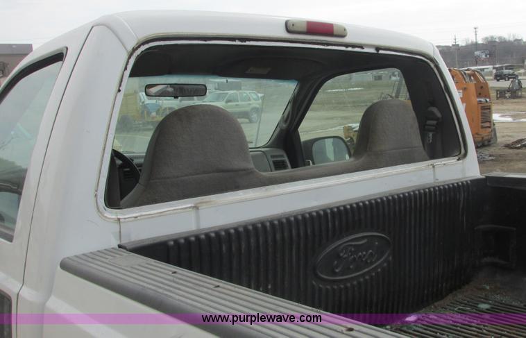 image for item E7169 2000 Ford F250 Super Duty XL pickup truck