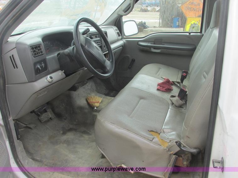 image for item E7169 2000 Ford F250 Super Duty XL pickup truck