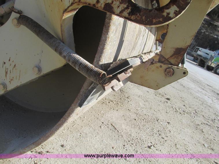 image for item F4439 Ingersoll Rand DD70 vibratory asphalt roller
