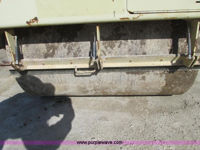 image for item F4439 Ingersoll Rand DD70 vibratory asphalt roller