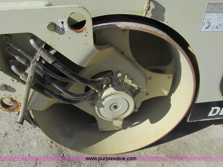 image for item F4439 Ingersoll Rand DD70 vibratory asphalt roller