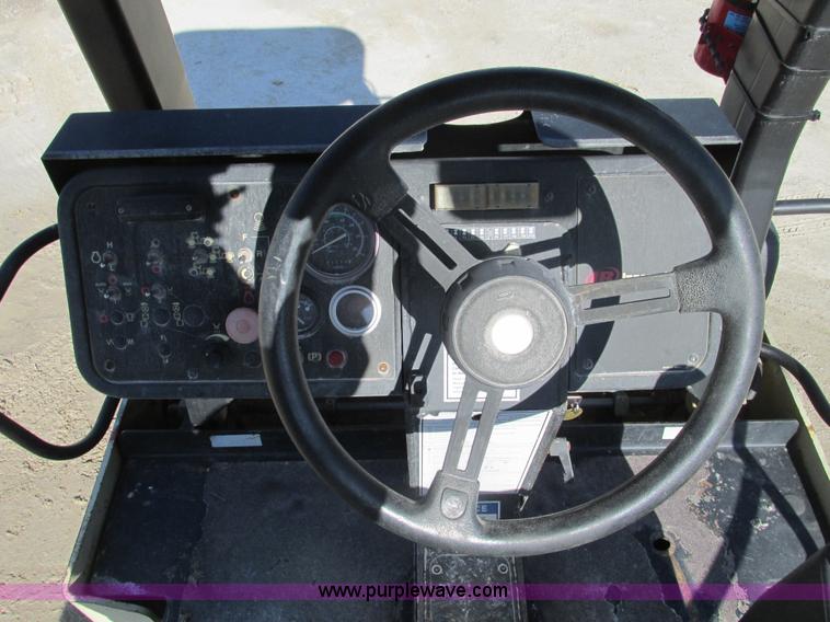 image for item F4439 Ingersoll Rand DD70 vibratory asphalt roller