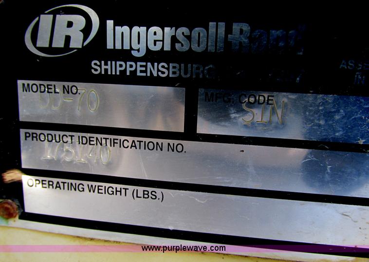 image for item F4439 Ingersoll Rand DD70 vibratory asphalt roller