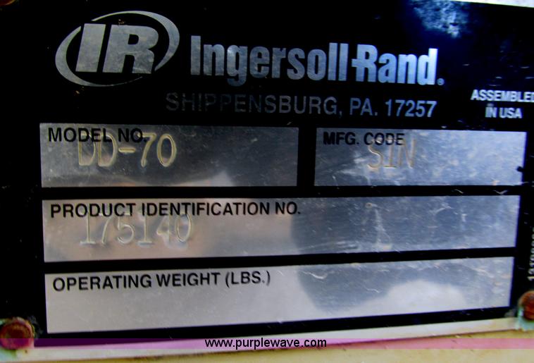 image for item F4439 Ingersoll Rand DD70 vibratory asphalt roller