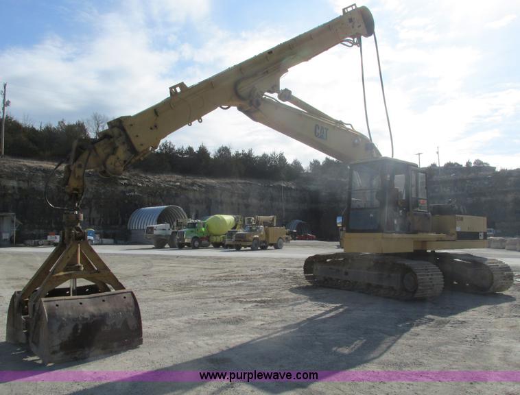 image for item F4440 1990 Caterpillar EL240B  dredge hoe