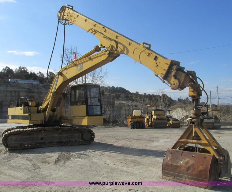 image for item F4440 1990 Caterpillar EL240B  dredge hoe