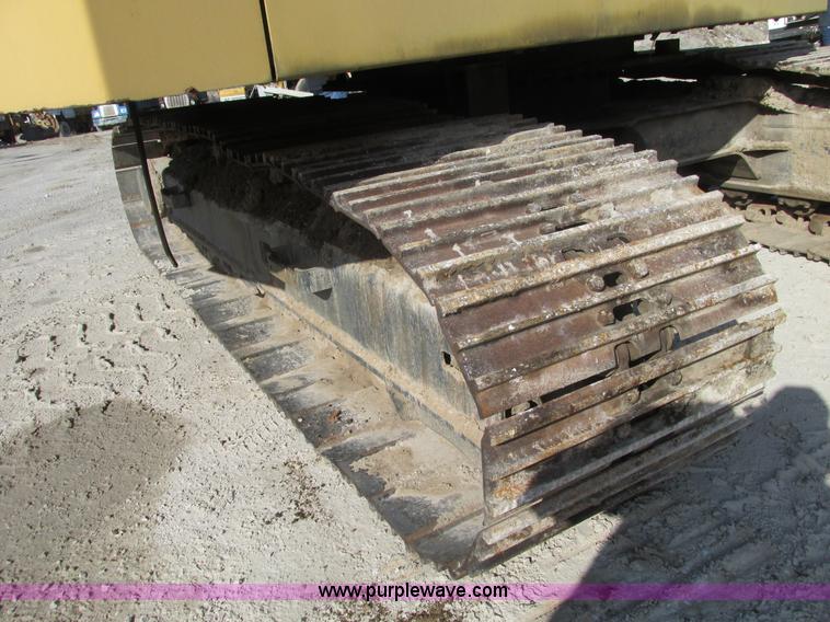 image for item F4440 1990 Caterpillar EL240B  dredge hoe
