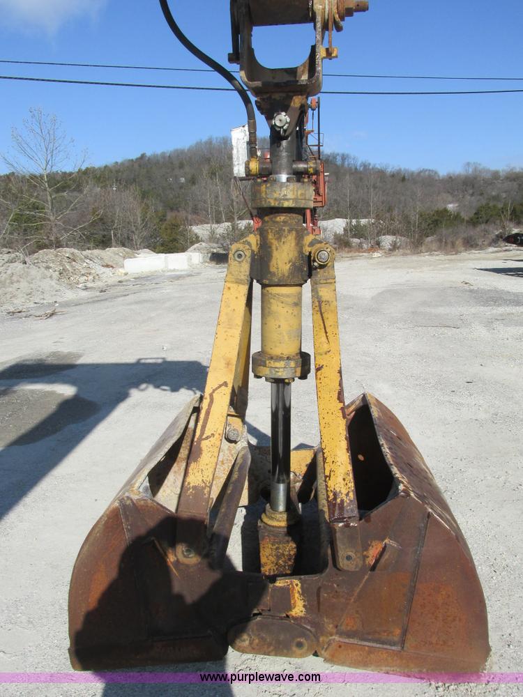 image for item F4440 1990 Caterpillar EL240B  dredge hoe
