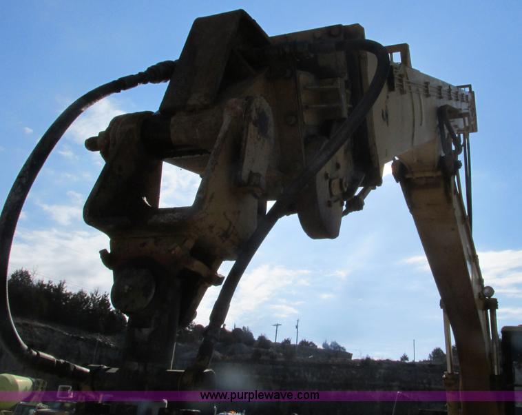 image for item F4440 1990 Caterpillar EL240B  dredge hoe