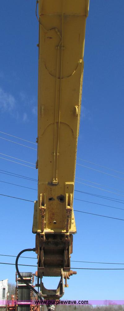 image for item F4440 1990 Caterpillar EL240B  dredge hoe