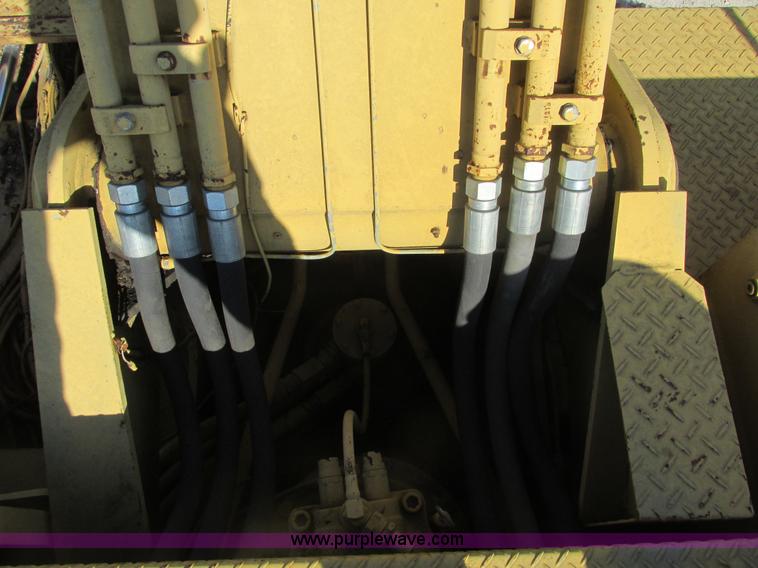 image for item F4440 1990 Caterpillar EL240B  dredge hoe