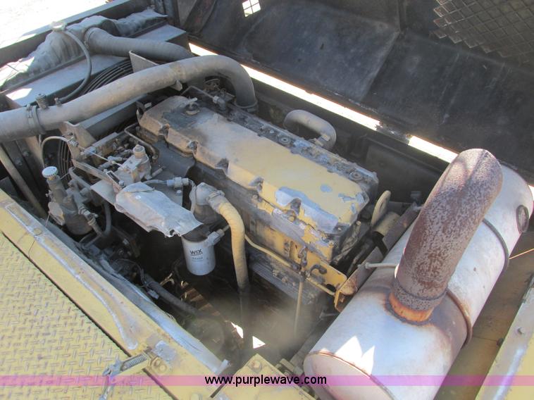 image for item F4440 1990 Caterpillar EL240B  dredge hoe