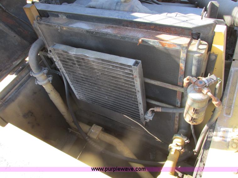 image for item F4440 1990 Caterpillar EL240B  dredge hoe