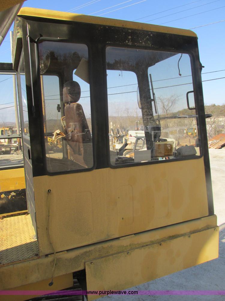 image for item F4440 1990 Caterpillar EL240B  dredge hoe