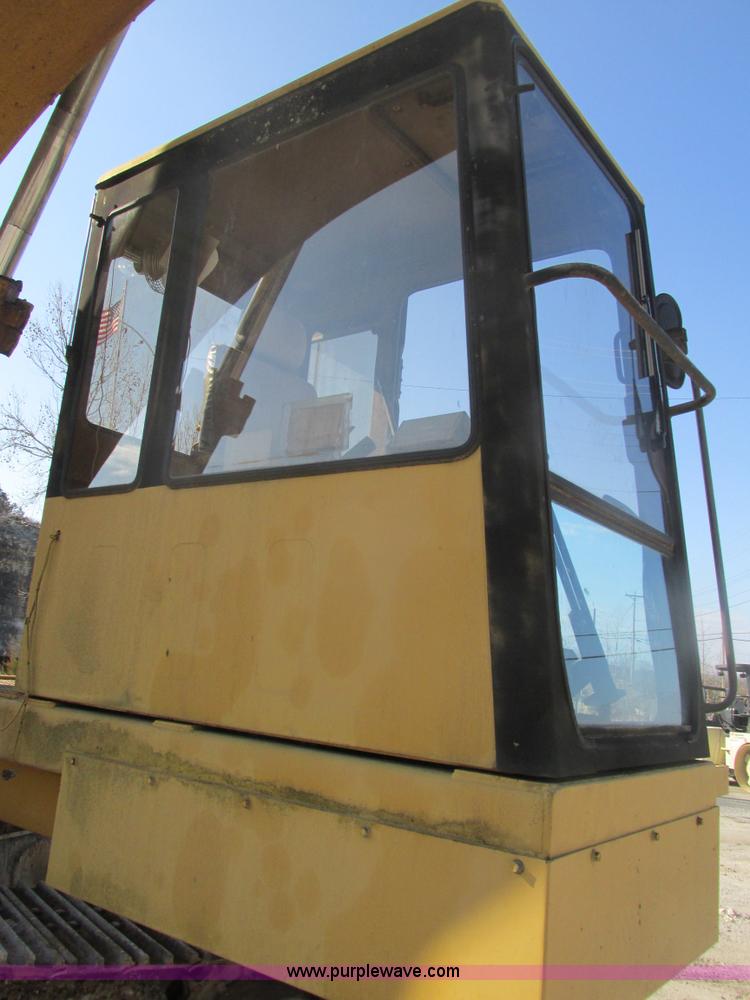 image for item F4440 1990 Caterpillar EL240B  dredge hoe