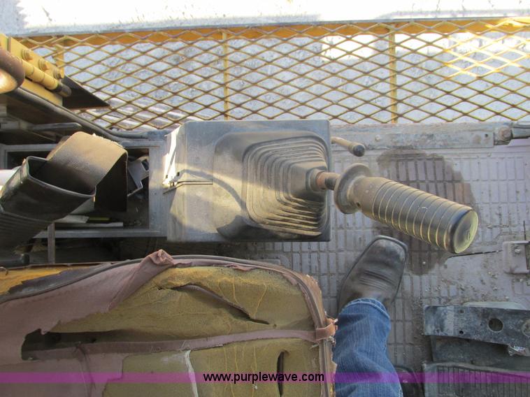 image for item F4440 1990 Caterpillar EL240B  dredge hoe