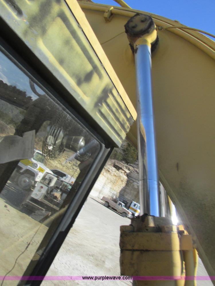 image for item F4440 1990 Caterpillar EL240B  dredge hoe