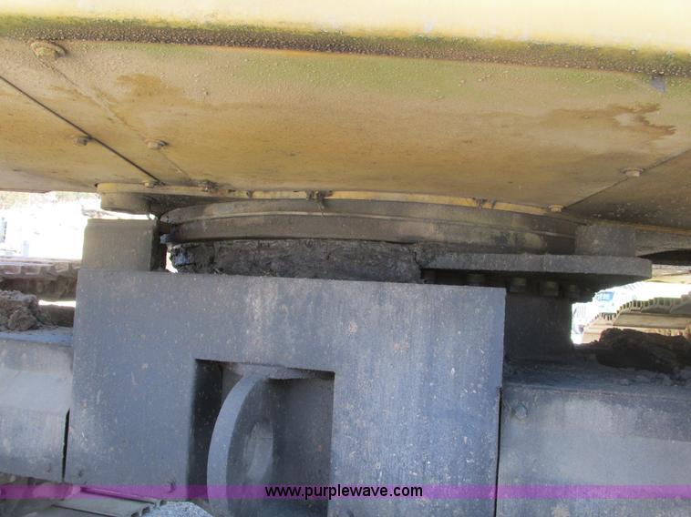 image for item F4440 1990 Caterpillar EL240B  dredge hoe