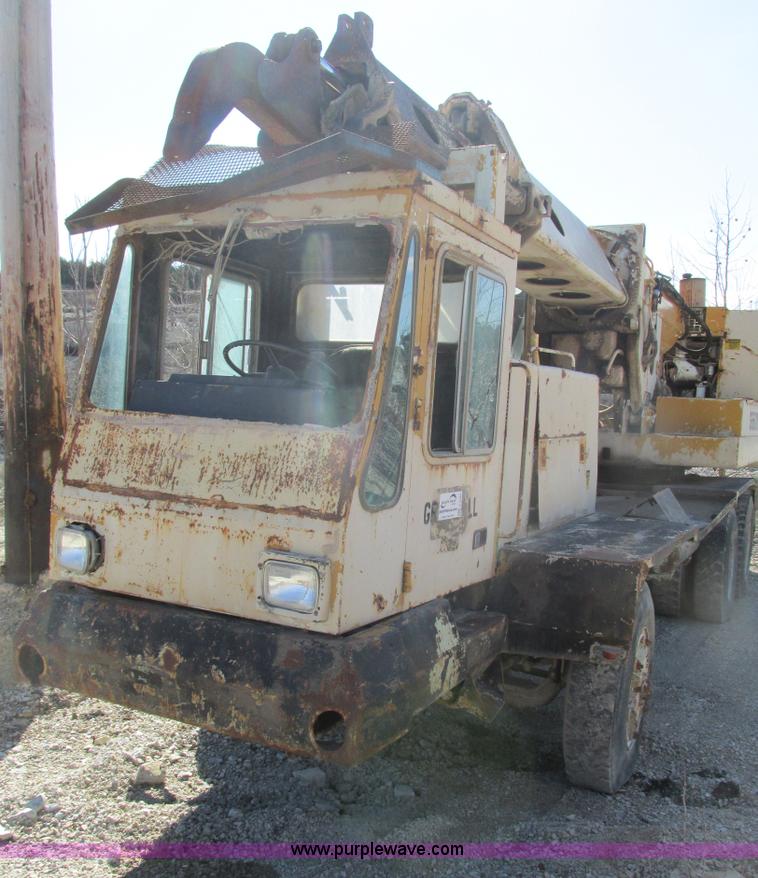 image for item F4442 Gradall G660C excavator