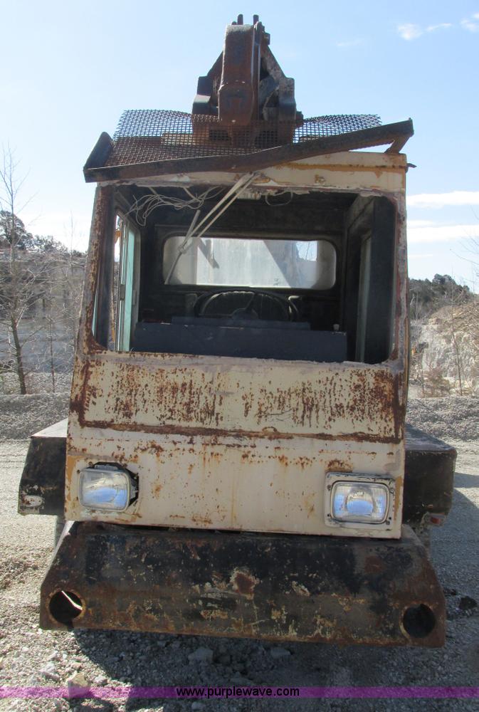 image for item F4442 Gradall G660C excavator