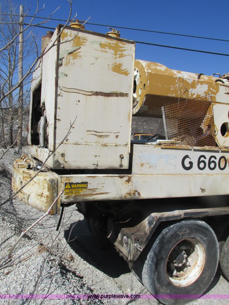 image for item F4442 Gradall G660C excavator