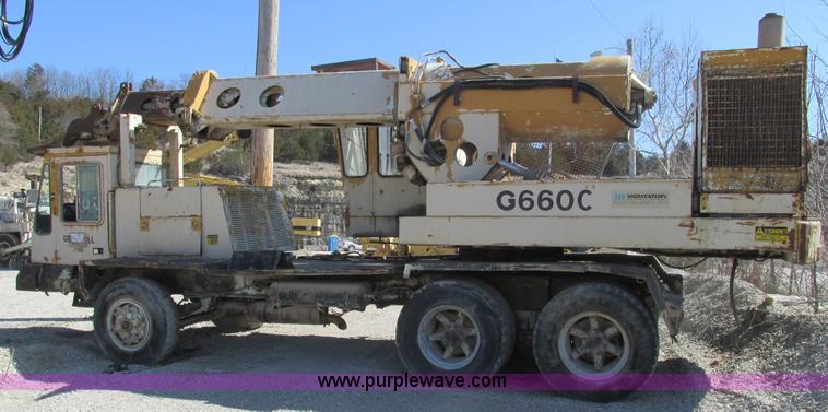 image for item F4442 Gradall G660C excavator