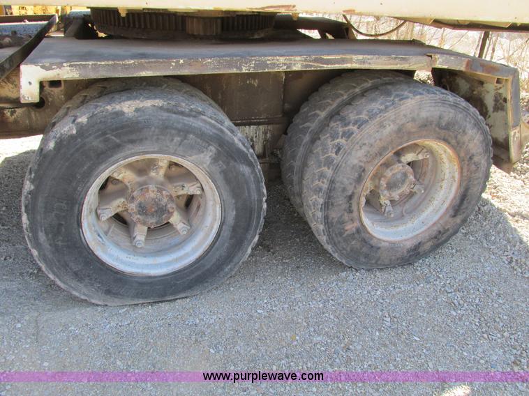 image for item F4442 Gradall G660C excavator