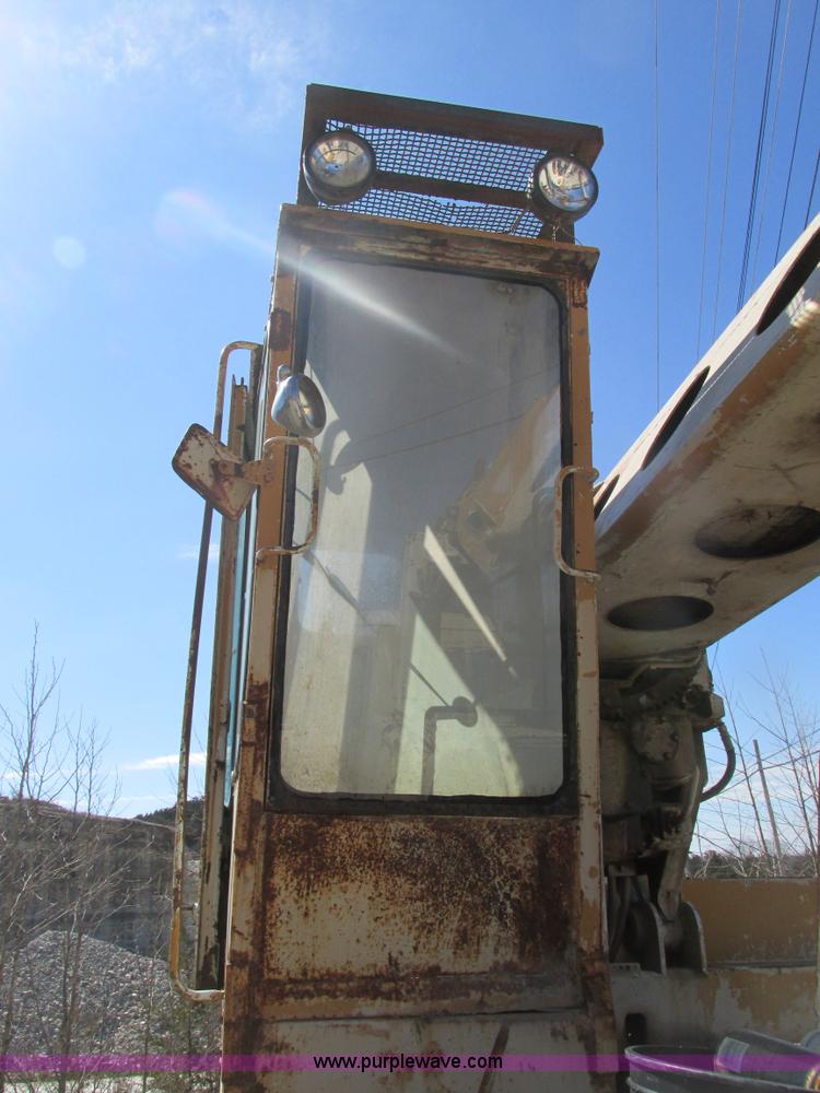 image for item F4442 Gradall G660C excavator