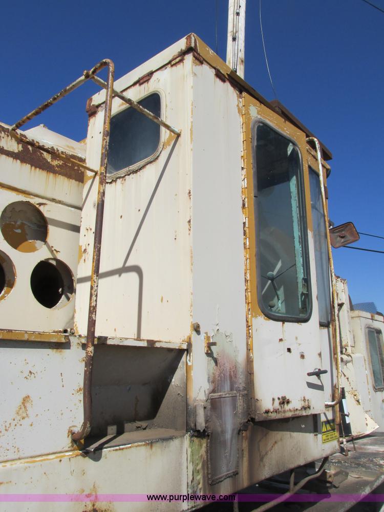 image for item F4442 Gradall G660C excavator