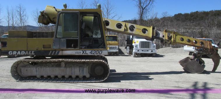 image for item F4443 1993 Gradall XL4200 excavator