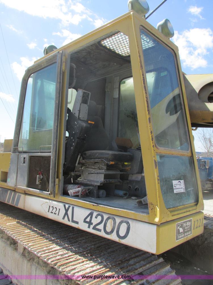 image for item F4443 1993 Gradall XL4200 excavator