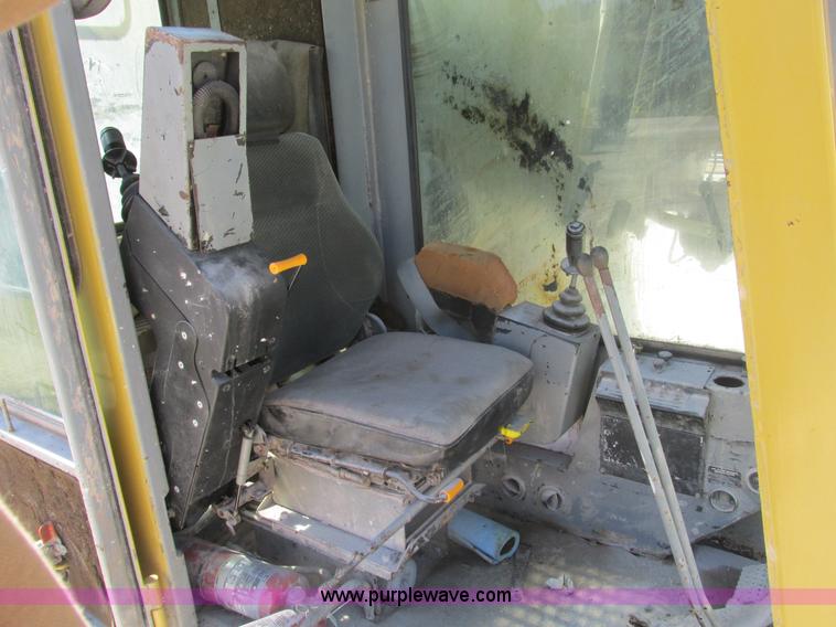 image for item F4443 1993 Gradall XL4200 excavator