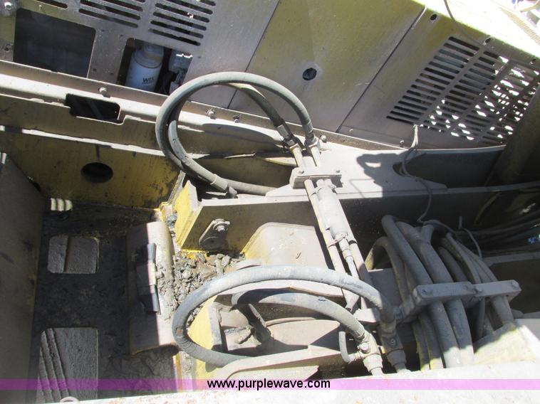 image for item F4443 1993 Gradall XL4200 excavator