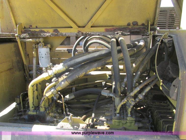 image for item F4443 1993 Gradall XL4200 excavator