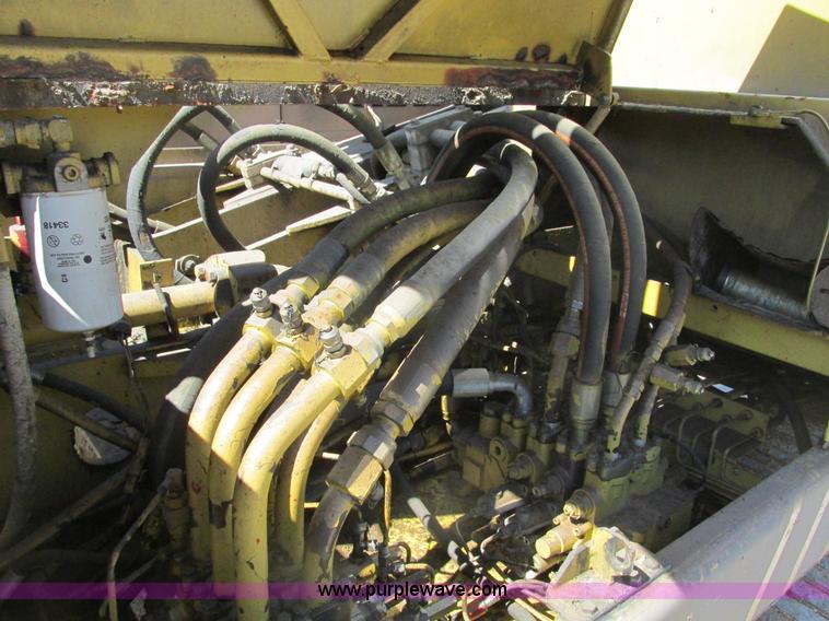 image for item F4443 1993 Gradall XL4200 excavator