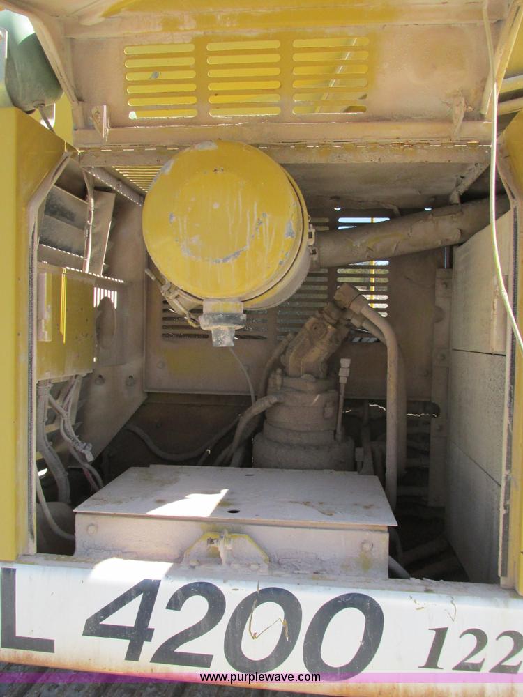 image for item F4443 1993 Gradall XL4200 excavator