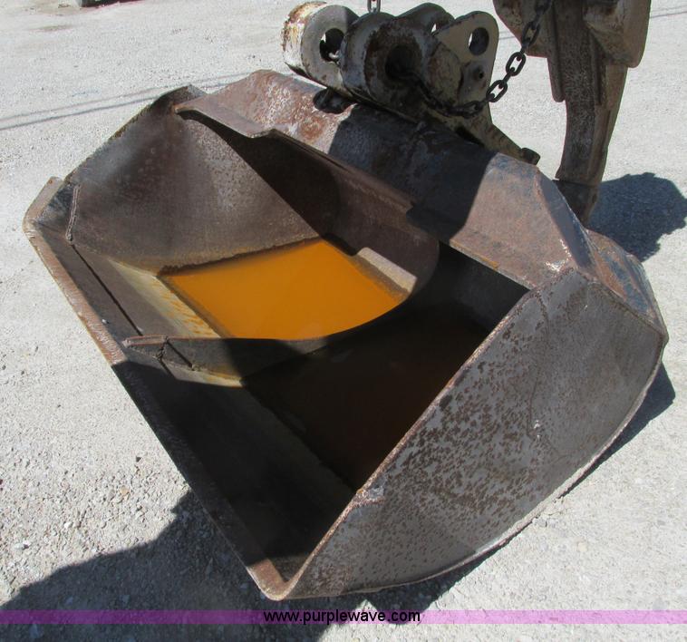 image for item F4443 1993 Gradall XL4200 excavator