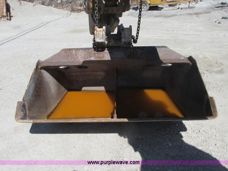 image for item F4443 1993 Gradall XL4200 excavator