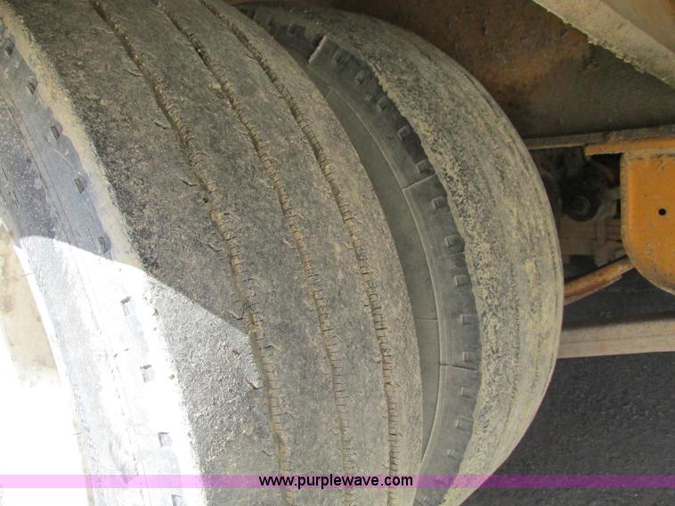 image for item F4456 2000 Trail-Eze lowboy 32' trailer