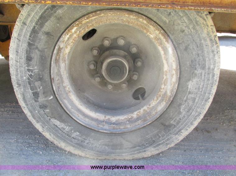 image for item F4456 2000 Trail-Eze lowboy 32' trailer