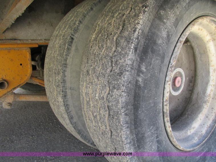 image for item F4456 2000 Trail-Eze lowboy 32' trailer