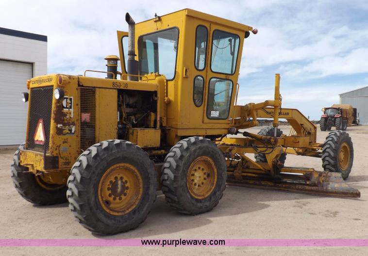 image for item F6471 1975 Caterpillar 120G articulated motor grader