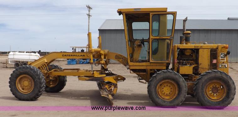 image for item F6471 1975 Caterpillar 120G articulated motor grader