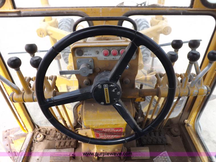 image for item F6471 1975 Caterpillar 120G articulated motor grader