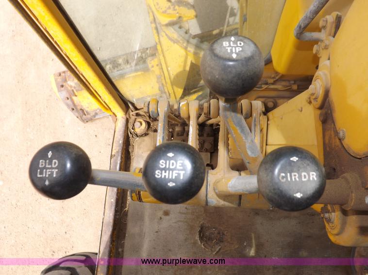 image for item F6471 1975 Caterpillar 120G articulated motor grader