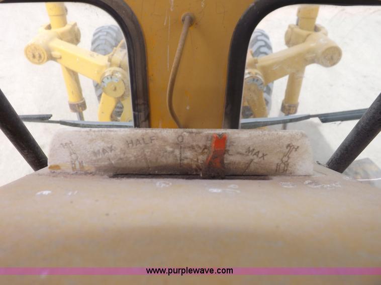 image for item F6471 1975 Caterpillar 120G articulated motor grader