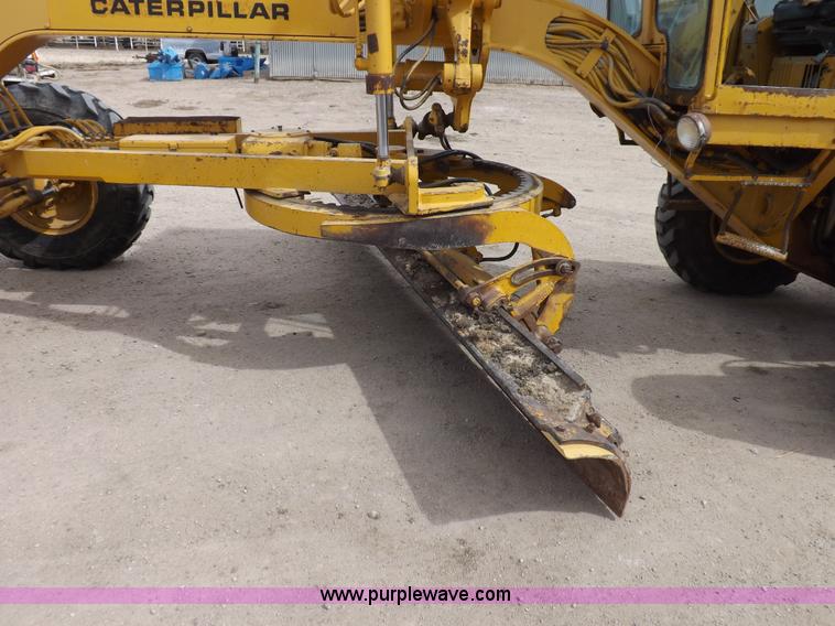 image for item F6471 1975 Caterpillar 120G articulated motor grader