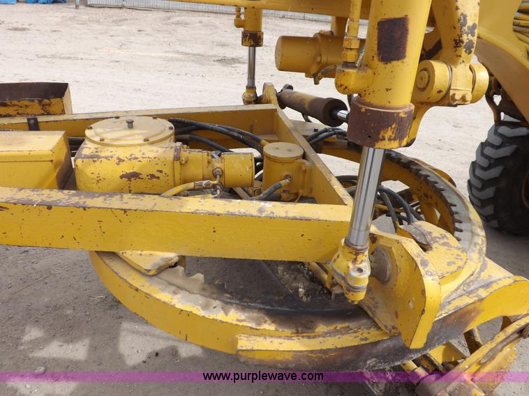 image for item F6471 1975 Caterpillar 120G articulated motor grader
