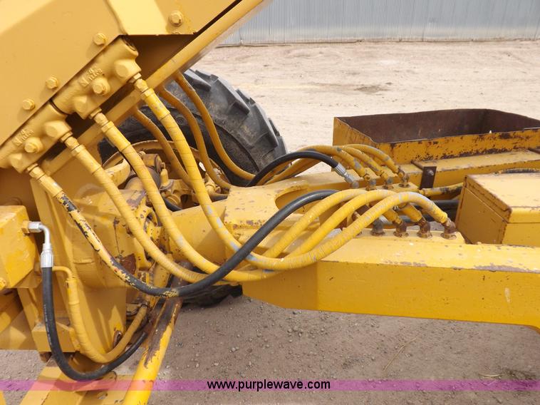image for item F6471 1975 Caterpillar 120G articulated motor grader