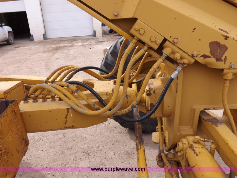 image for item F6471 1975 Caterpillar 120G articulated motor grader